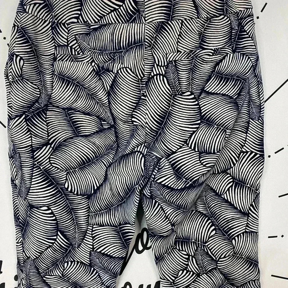 Ann Taylor Leaf Botanical Cropped Pants - Picture 7 of 9